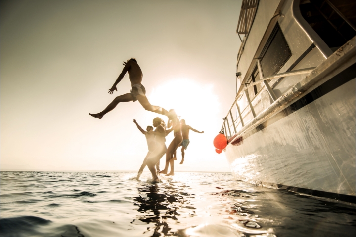 people-jump-off-the-boat