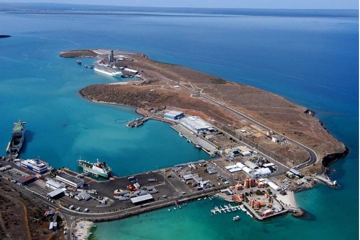 Bahía Pichilingue - Pichilingue Bay. La Paz's seaport