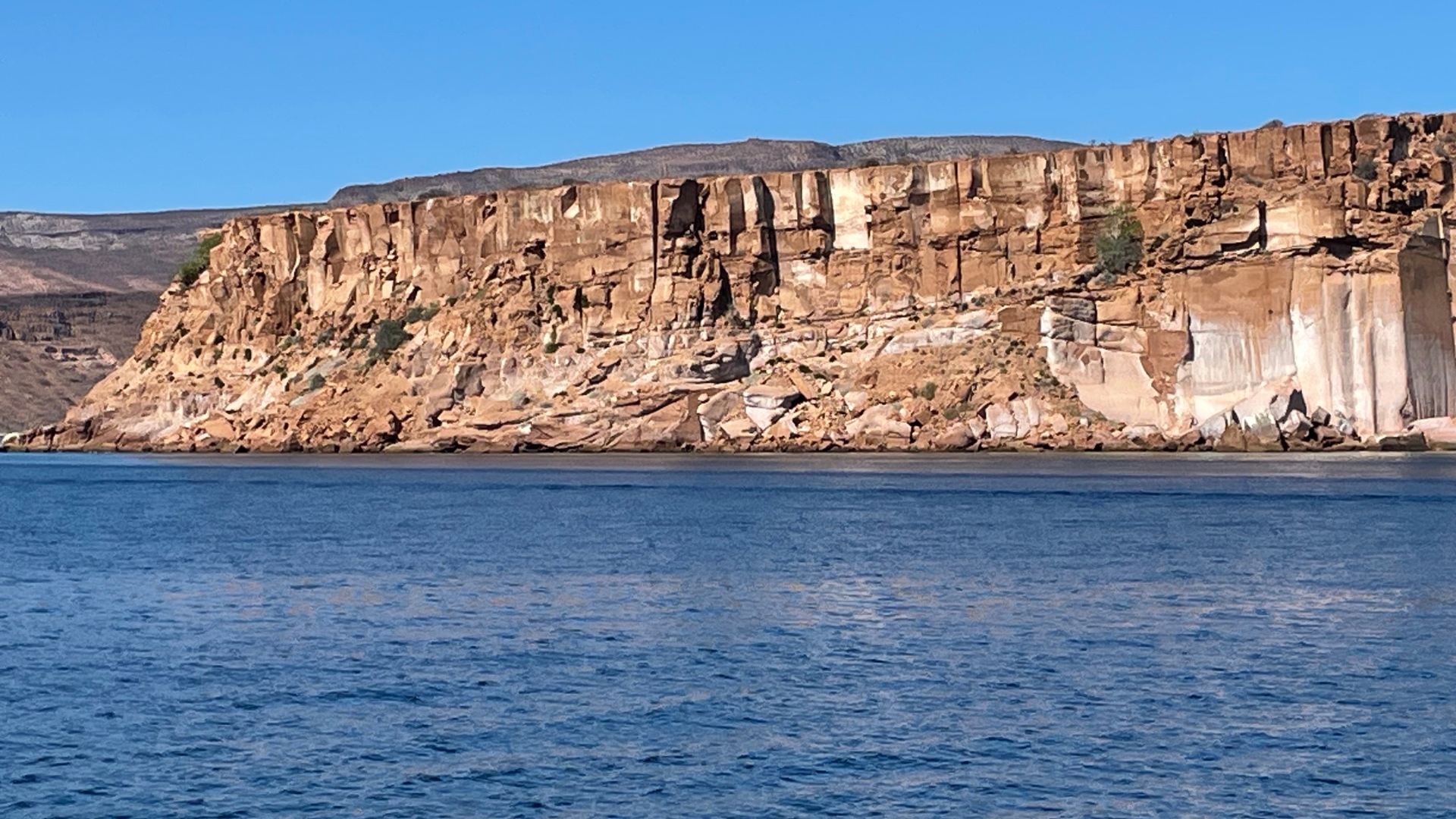 Ocean view cliffs of Espiritu Santo Island. Views on the Espiritu Santo Island Tour from Cabo San Lucas.
